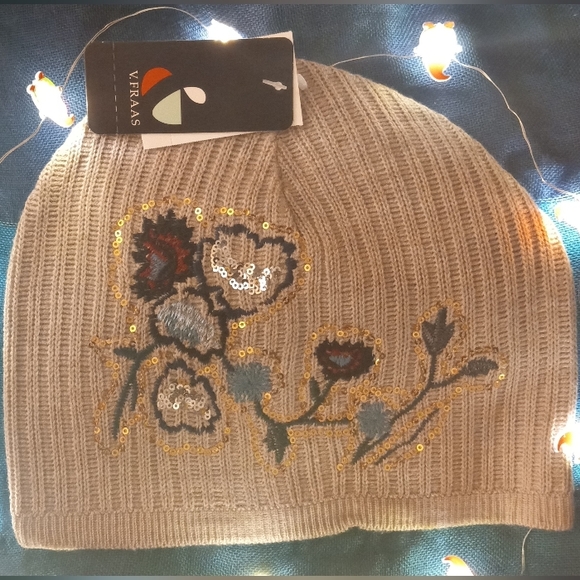 V. FRAAS Accessories - V. Fraas Festive Sequin Beanie NWT